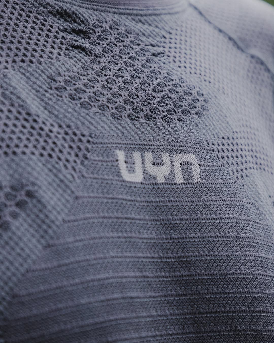 UYN knits the Dolomya trail tee from cotton, corn and castor beans